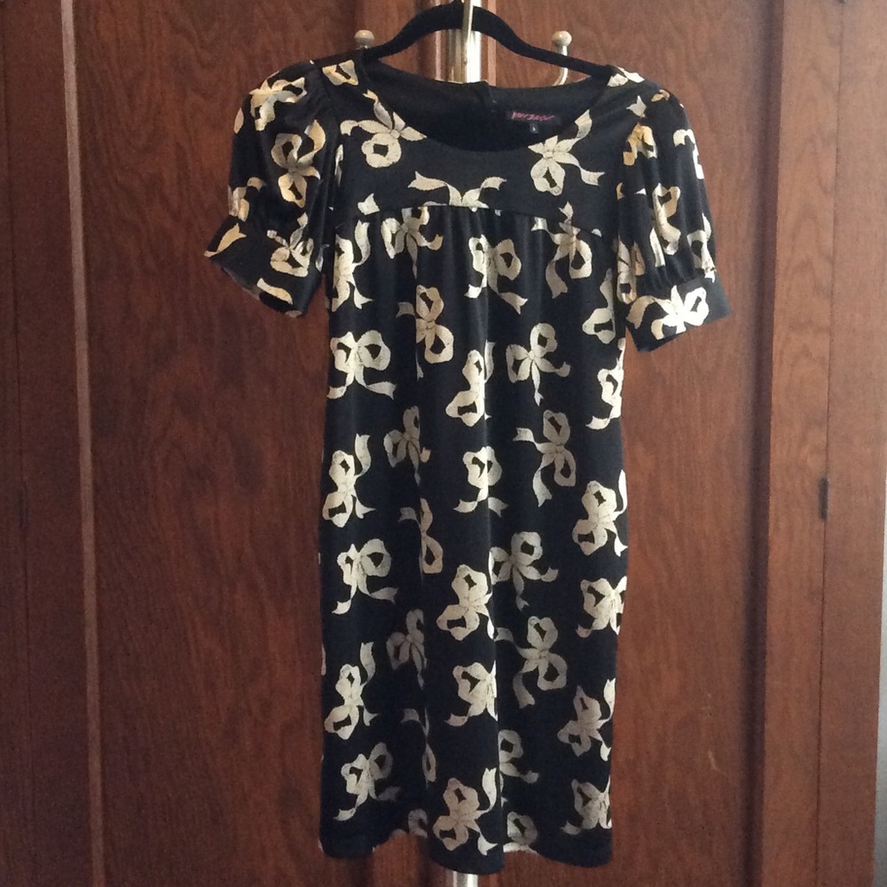Betsey Johnson bow dress with pockets size 2